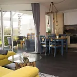 Strandnah, Wintergarten, Gratis Nutzung Vom Ahoi Erlebnisbad Und Sauna In Sellin - Strandhaus Moenchgut Fewo08 Lobbe
