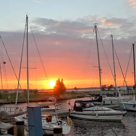 Apartmán Strandnah, Wintergarten, Gratis Nutzung Vom Ahoi Erlebnisbad Und Sauna In Sellin - Strandhaus Moenchgut Fewo08