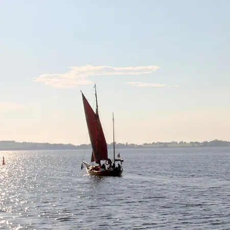 Strandnah, Wintergarten, Gratis Nutzung Vom Ahoi Erlebnisbad Und Sauna In Sellin - Strandhaus Moenchgut Fewo08