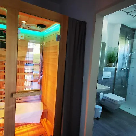 Strandnah, Wintergarten, Gratis Nutzung Vom Ahoi Erlebnisbad Und Sauna In Sellin - Strandhaus Moenchgut Fewo08 *