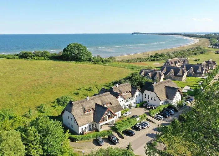 Apartment Strandhaus Mönchgut: Beachside Retreat With Wintergarden And Access *