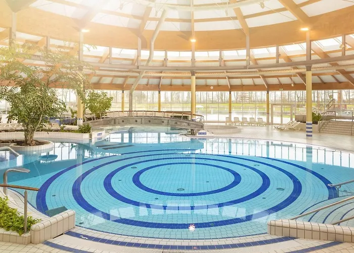 Strandhaus Mönchgut: Beachside Retreat With Wintergarden And Access Apartment Lobbe