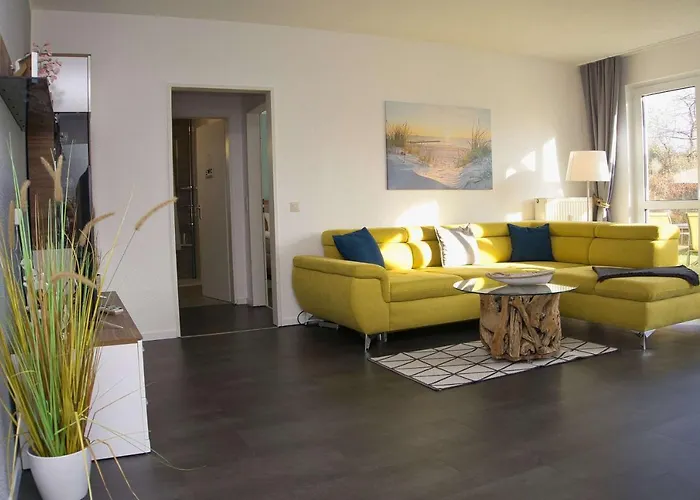 Strandhaus Mönchgut: Beachside Retreat With Wintergarden And Access * Lobbe