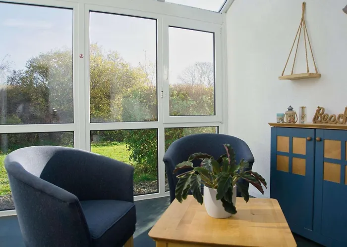 Apartment Strandhaus Mönchgut: Beachside Retreat With Wintergarden And Access *