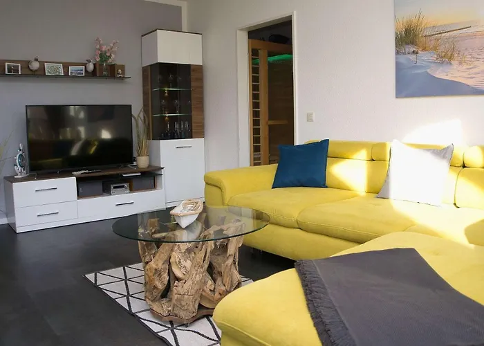 Strandhaus Mönchgut: Beachside Retreat With Wintergarden And Access Apartment *