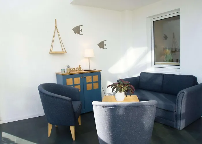 Strandhaus Mönchgut: Beachside Retreat With Wintergarden And Access Apartment Lobbe