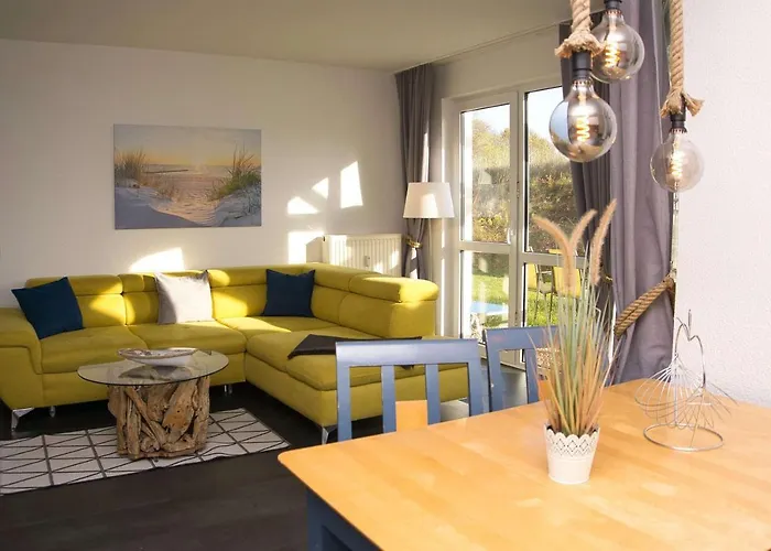 Strandhaus Mönchgut: Beachside Retreat With Wintergarden And Access Apartment