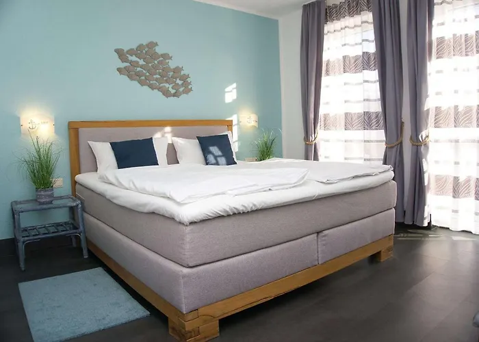 Apartment Strandhaus Mönchgut: Beachside Retreat With Wintergarden And Access Lobbe