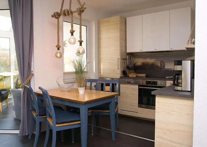 Strandhaus Mönchgut: Beachside Retreat With Wintergarden And Access Apartment *