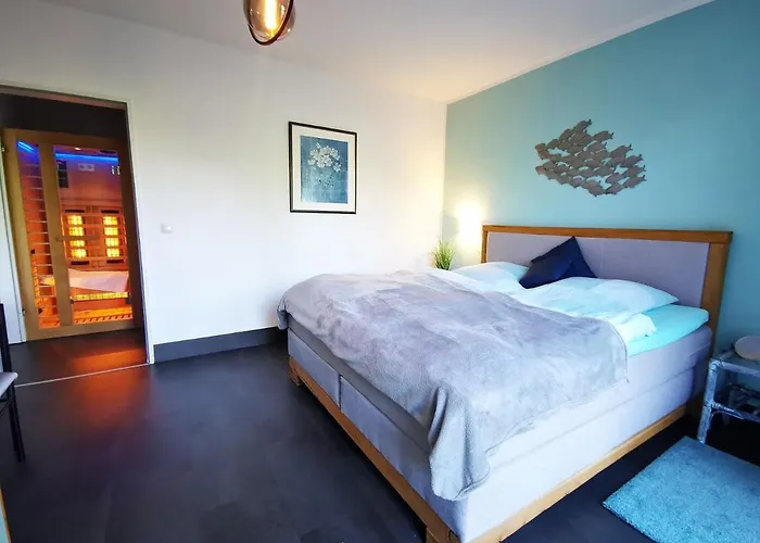 Strandhaus Mönchgut: Beachside Retreat With Wintergarden And Access Apartment Lobbe